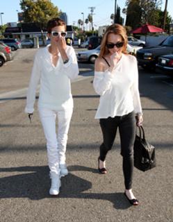 Lindsay Lohan feet photo thumbnail