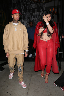Kylie Jenner feet photo thumbnail