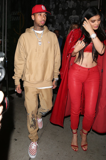 Kylie Jenner feet photo thumbnail