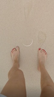 Xenia Tchoumitcheva feet photo thumbnail