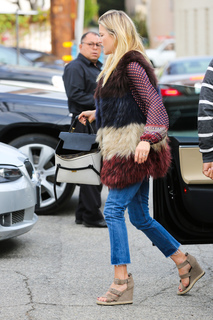 Ali Larter feet photo thumbnail