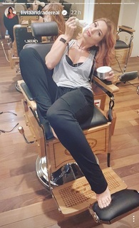 Lívia Andrade feet photo thumbnail