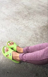 Amanda Saccomanno feet photo thumbnail