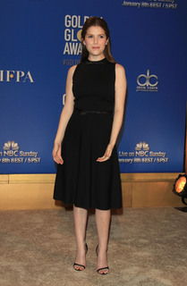 Anna Kendrick feet photo thumbnail