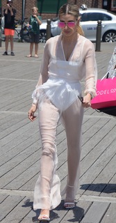 Hailey Bieber feet photo thumbnail