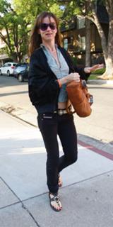Juliette Lewis feet photo thumbnail
