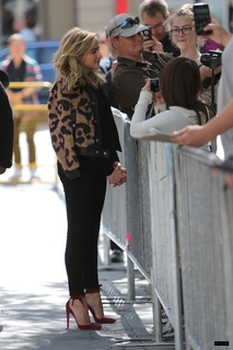 Chloë Grace Moretz feet photo thumbnail