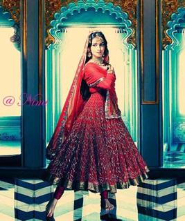 Dia Mirza feet photo thumbnail