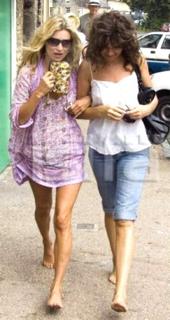 Kate Moss feet photo thumbnail