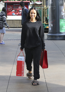Karrueche Tran feet photo thumbnail