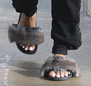 Karrueche Tran feet photo thumbnail