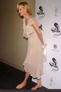 Uma Thurman feet photo thumbnail