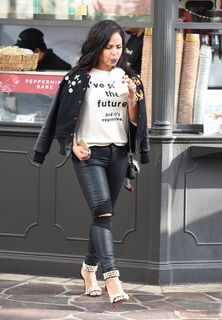 Christina Milian feet photo thumbnail