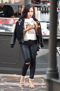 Christina Milian feet photo thumbnail