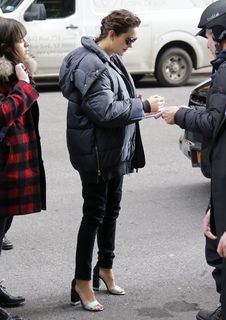 Marion Cotillard feet photo thumbnail