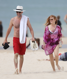 Isla Fisher feet photo thumbnail