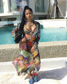 Nicki Minaj feet photo thumbnail