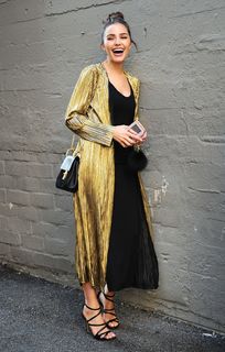Olivia Culpo feet photo thumbnail