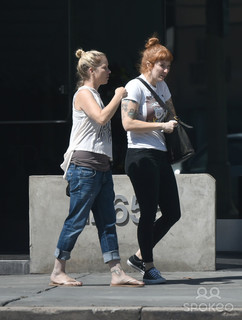 Christina Applegate feet photo thumbnail