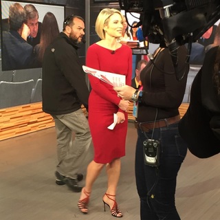 Amy Robach feet photo thumbnail