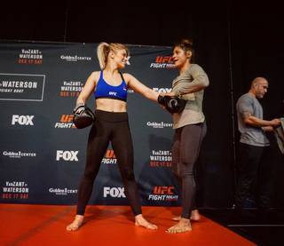 Paige VanZant feet photo thumbnail