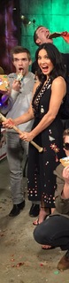 Olivia Munn feet photo thumbnail