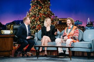 Jennifer Lawrence feet photo thumbnail