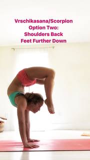 Kino MacGregor feet photo thumbnail