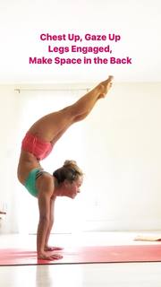 Kino MacGregor feet photo thumbnail