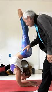 Kino MacGregor feet photo thumbnail