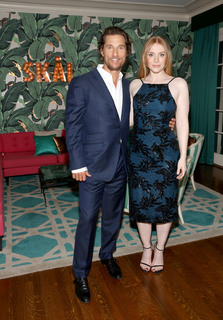 Bryce Dallas Howard feet photo thumbnail