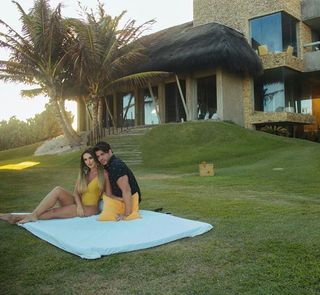 Nicole Bahls feet photo thumbnail