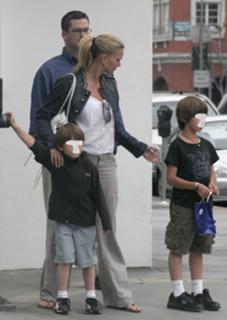 Natasha Henstridge feet photo thumbnail