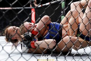 Michelle Waterson feet photo thumbnail