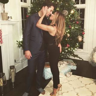 Jessie James Decker feet photo thumbnail