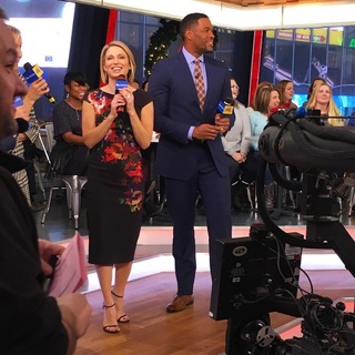 Amy Robach feet photo thumbnail