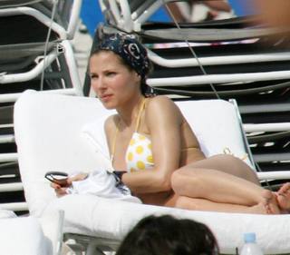 Elsa Pataky feet photo thumbnail
