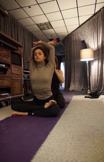 Selena Gomez feet photo thumbnail