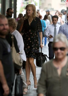 Nicole Kidman feet photo thumbnail