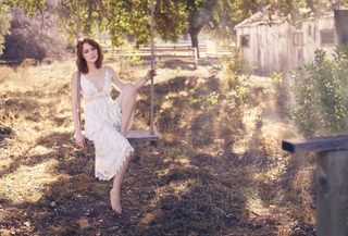 Emma Stone feet photo thumbnail