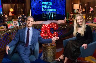 Jennifer Lawrence feet photo thumbnail
