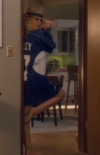 Christina Applegate feet photo thumbnail