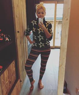 Holly Willoughby feet photo thumbnail