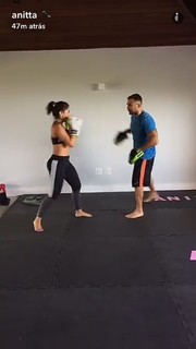 Anitta feet photo thumbnail