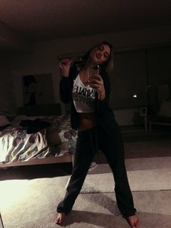 Lele Pons feet photo thumbnail