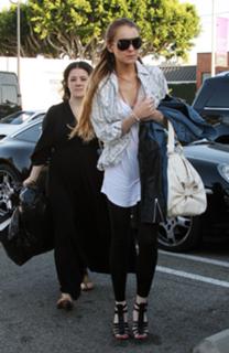 Lindsay Lohan feet photo thumbnail