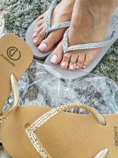 Cláudia Citroni feet photo thumbnail