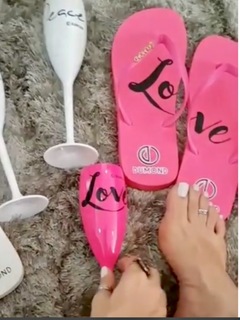 Cláudia Citroni feet photo thumbnail