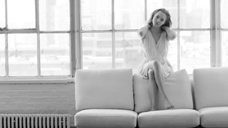 Amanda Seyfried feet photo thumbnail