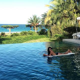 Shay Mitchell feet photo thumbnail